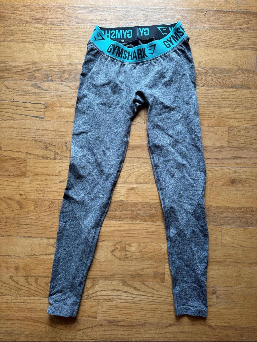 Gymshark Dry Heather Gray Leggings with Teal Branded Waistband size Small